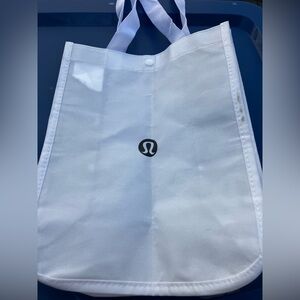 Lululemon reusable shopping bag